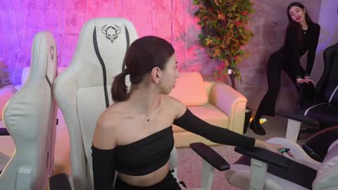 Snapshot of sheryl_elegance chatting on 12/04/24, 03:43 Sheryl online show from 12/04/24, 03:43