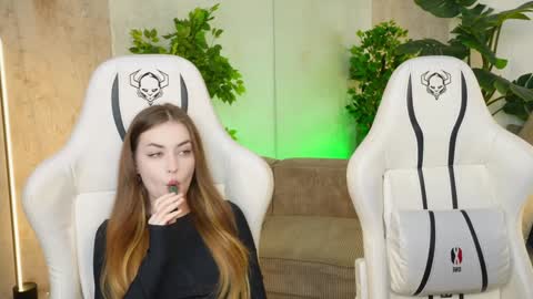 Snapshot of sheryl_elegance chatting on 12/16/24, 12:06 Sheryl online show from 12/16/24, 12:06