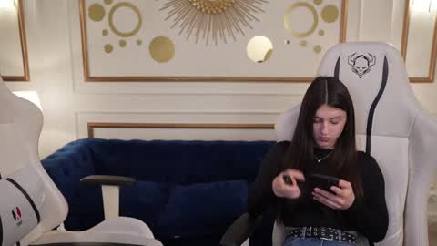 Snapshot of sheryl_elegance chatting on 02/28/25, 12:20 Sheryl online show from 02/28/25, 12:20