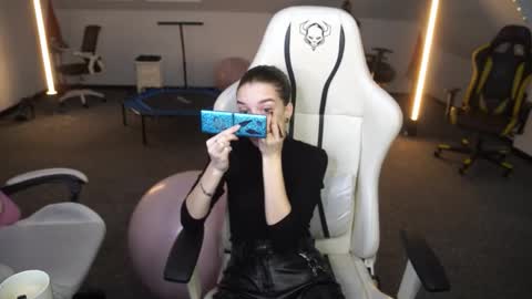 Snapshot of sheryl_elegance chatting on 10/09/25, 10:24 Sheryl online show from 10/09/25, 10:24