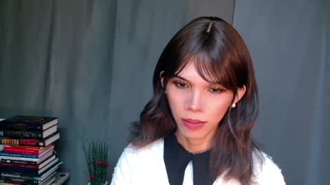 Snapshot of shes_notme chatting on 05/08/26, 10:26 Lana But you can spell it backwards online show from 05/08/26, 10:26