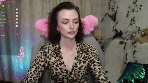 Snapshot of sheslike_firstlove chatting on 12/18/25, 03:07 Vanessa online show from 12/18/25, 03:07