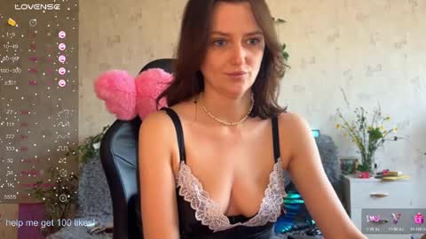 Snapshot of sheslike_firstlove chatting on 04/09/26, 08:53 Vanessa online show from 04/09/26, 08:53