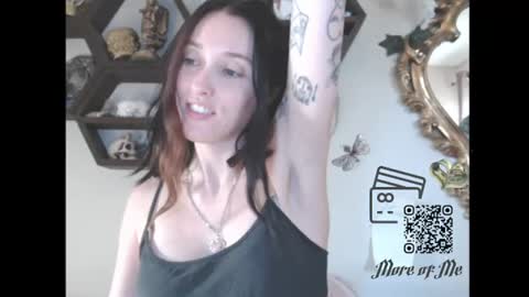 Snapshot of shespeachy chatting on 08/06/26, 01:40 peachy online show from 08/06/26, 01:40