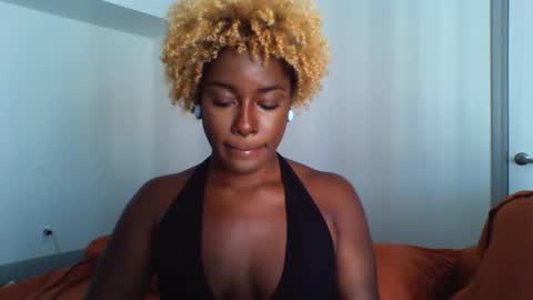 Snapshot of shexxxclusive chatting on 10/14/25, 04:52 shexxxclusive online show from 10/14/25, 04:52