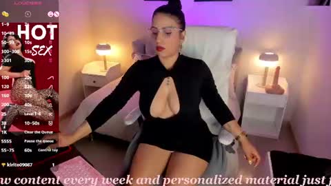 Snapshot of sheyla_hills_ chatting on 07/11/26, 04:26 Sheyla online show from 07/11/26, 04:26