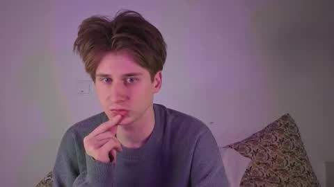 Snapshot of shidoffer77 chatting on 03/26/26, 09:42 Nenedent online show from 03/26/26, 09:42