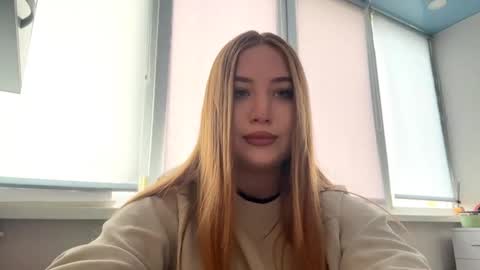 Snapshot of shielapikes chatting on 10/19/25, 11:11 Sofia online show from 10/19/25, 11:11