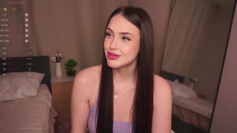 Snapshot of shilahillebrano chatting on 11/29/25, 04:43 Mia online show from 11/29/25, 04:43