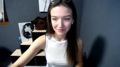 Snapshot of shining_pearl chatting on 06/11/26, 06:55 Jesica online show from 06/11/26, 06:55