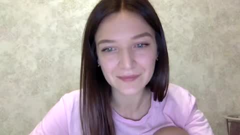 Snapshot of shining_pearl chatting on 06/14/26, 06:54 Jesica online show from 06/14/26, 06:54