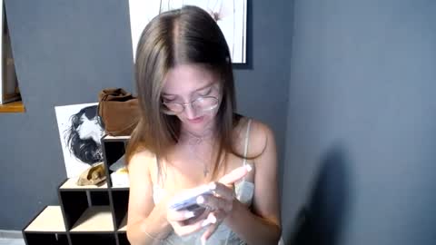 Snapshot of shining_pearl chatting on 07/17/26, 07:26 Jesica online show from 07/17/26, 07:26