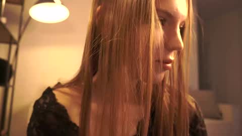 Nika online show from 01/06/25, 05:06