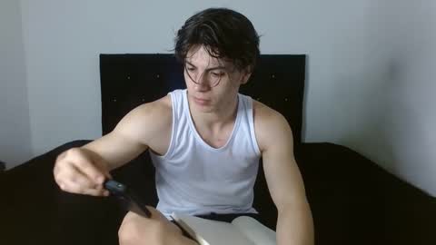 Snapshot of shinobi_grey chatting on 02/14/25, 03:47  .. shinobi .. online show from 02/14/25, 03:47