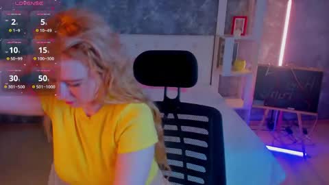 Snapshot of shiny_lisss chatting on 05/31/26, 01:47 Lisa online show from 05/31/26, 01:47