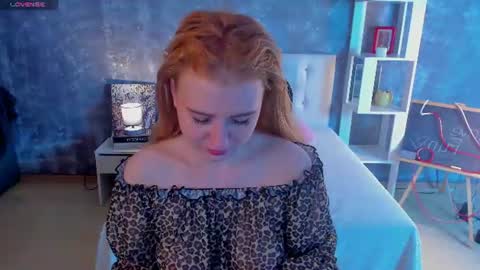 Snapshot of shiny_lisss chatting on 06/11/26, 02:22 Lisa online show from 06/11/26, 02:22