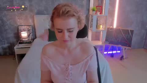 Snapshot of shiny_lisss chatting on 07/05/26, 04:19 Lisa online show from 07/05/26, 04:19