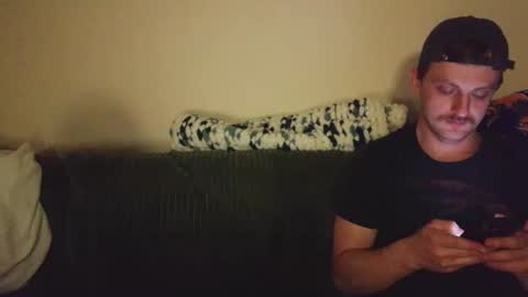 Snapshot of shinyandused chatting on 10/31/25, 05:08 shinyandused online show from 10/31/25, 05:08