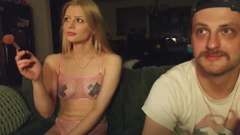 Snapshot of shinyandused chatting on 11/14/25, 12:20 shinyandused online show from 11/14/25, 12:20