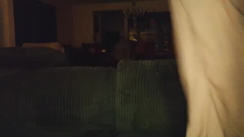 Snapshot of shinyandused chatting on 12/15/25, 03:11 shinyandused online show from 12/15/25, 03:11