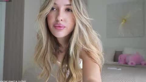 Melissa online show from 11/10/25, 01:37