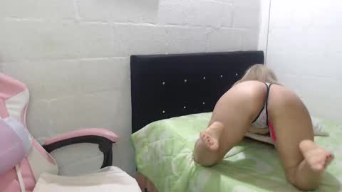 shira evans40 online show from 03/05/25, 12:38