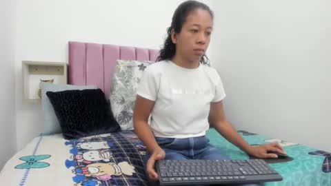 Snapshot of shira_sexylove chatting on 02/06/25, 10:59 shira_sexylove online show from 02/06/25, 10:59