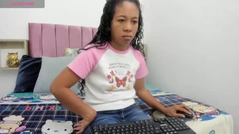 Snapshot of shira_sexylove chatting on 02/14/25, 11:53 shira_sexylove online show from 02/14/25, 11:53