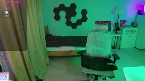 Snapshot of shiromy_ chatting on 04/18/26, 07:07 shiromy_ online show from 04/18/26, 07:07