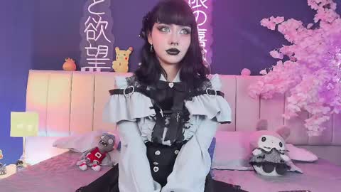 Snapshot of shizuko___ chatting on 04/27/26, 08:18 Valentina online show from 04/27/26, 08:18