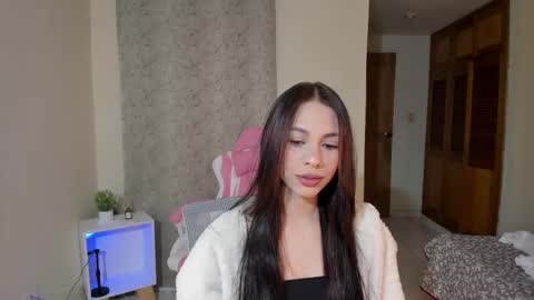  kendal  online show from 02/14/25, 01:40