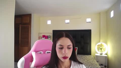  kendal  online show from 11/05/25, 02:28