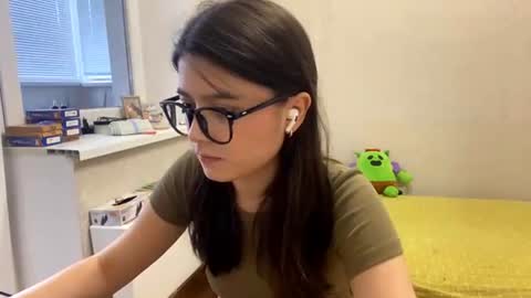 Snapshot of shontagrabowski chatting on 06/19/26, 02:32 Marie online show from 06/19/26, 02:32