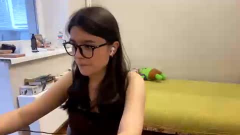 Snapshot of shontagrabowski chatting on 06/28/26, 03:18 Marie online show from 06/28/26, 03:18