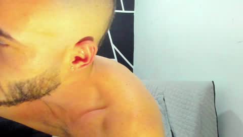 Snapshot of shooter_boy_ chatting on 12/31/24, 04:27 Shooter online show from 12/31/24, 04:27