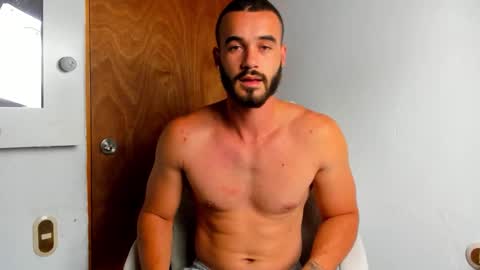 Snapshot of shooter_boy_ chatting on 09/14/25, 04:00 Shooter online show from 09/14/25, 04:00