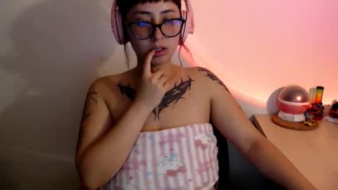 Snapshot of shopie_hank chatting on 09/11/25, 05:18 Shopie Hank  online show from 09/11/25, 05:18