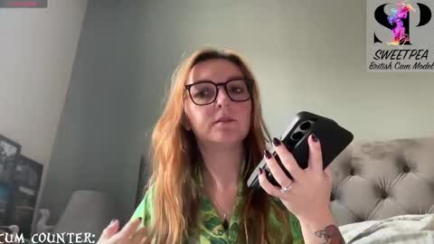 Snapshot of short_sweetpea chatting on 10/13/25, 09:20 short sweetpea online show from 10/13/25, 09:20