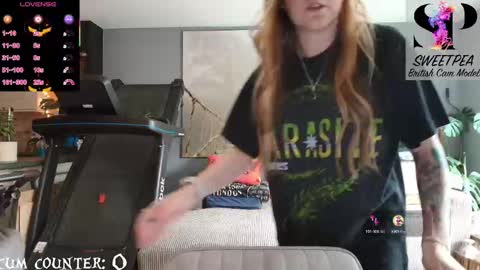 Snapshot of short_sweetpea chatting on 10/17/25, 02:41 short sweetpea online show from 10/17/25, 02:41