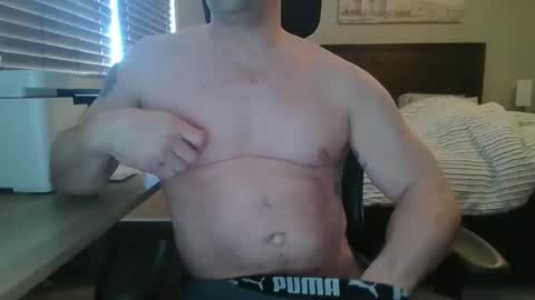 Snapshot of shorterhair99 chatting on 04/13/26, 03:28 shorterhair99 online show from 04/13/26, 03:28