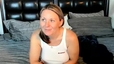 shortstuff79 online show from 11/16/25, 07:30