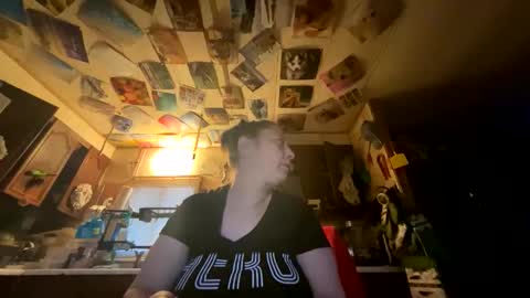 Snapshot of shorty920505 chatting on 10/18/25, 12:02 shorty920505 online show from 10/18/25, 12:02