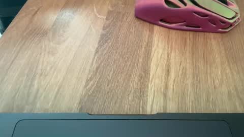 Snapshot of showflyer06 chatting on 10/13/25, 06:52 showflyer06 online show from 10/13/25, 06:52