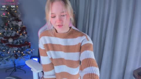 Snapshot of showmejenny chatting on 12/08/24, 02:30 jennywoody online show from 12/08/24, 02:30