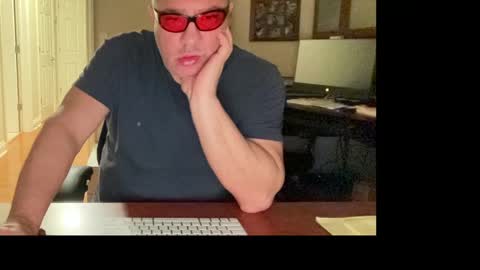 Chicago Guy online show from 04/18/26, 03:43