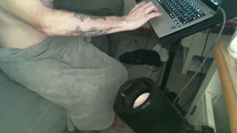 Snapshot of showoffjay46 chatting on 12/13/24, 06:00 showofjay online show from 12/13/24, 06:00