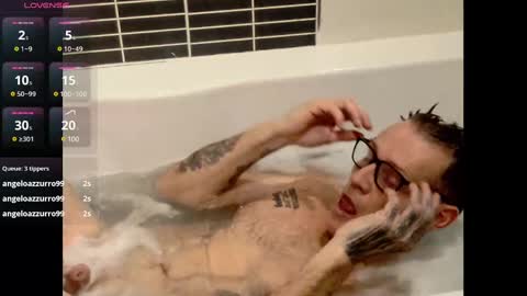 Snapshot of showoffjay46 chatting on 03/06/25, 10:26 showofjay online show from 03/06/25, 10:26