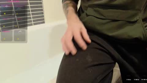 Snapshot of showoffjay46 chatting on 10/26/25, 08:37 showofjay online show from 10/26/25, 08:37