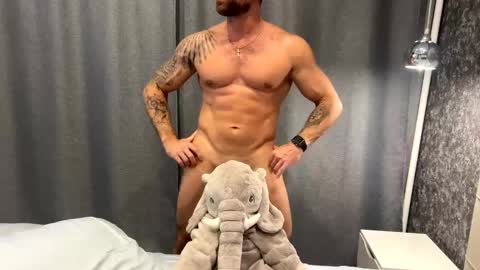 Snapshot of shtirlec86 chatting on 12/03/24, 06:59 Mary and Piter online show from 12/03/24, 06:59