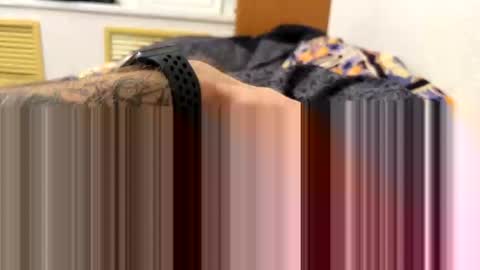 Snapshot of shtirlec86 chatting on 01/12/25, 06:05 Mary and Piter online show from 01/12/25, 06:05